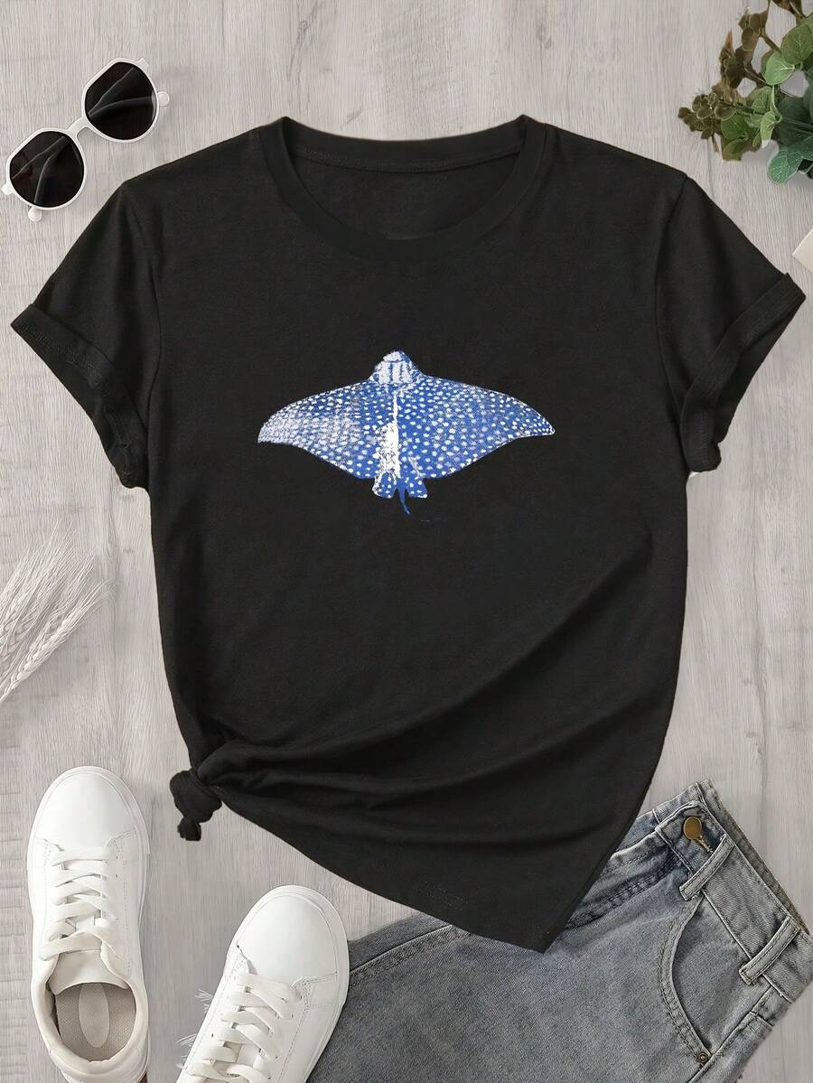 Esta blusa de manga corta y cuello redondo para mujer, con estampado de mariposas azules y blancas, es adecuada para todas las estaciones. - Negro - Ver 1