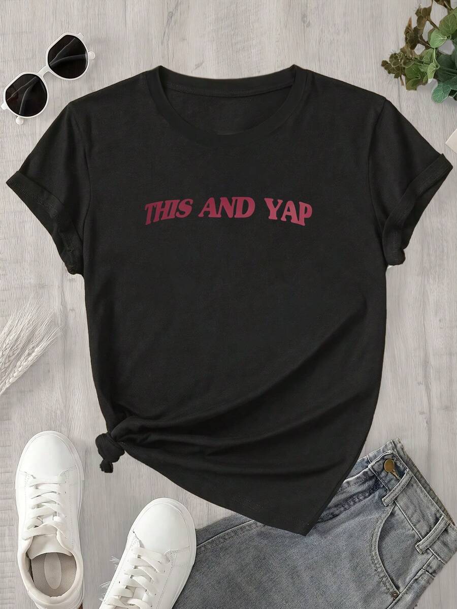 Camisa de mujer de manga corta y cuello redondo con estampado tipo papel pintado que incluye el nombre, adecuada para todas las estaciones. - Negro - Ver 1
