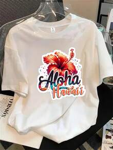 Top de mujer de cuello redondo y manga corta con un estampado floral y la palabra "Alahawai", apto para todas las estaciones. - Blanco - Ver 1