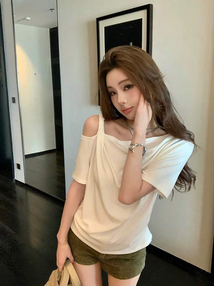 Casual Twist Shoulder Short Sleeve T-Shirt, Fitted Retro Style Slim Top For Women, Summer White - White - View 1