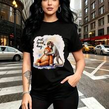 Camiseta de mujer con estampado divertido de dos monos abrazándose y frase "just need a hug" - camiseta casual de manga corta, ajuste cómodo y suave ideal para el día a día - perfecta para regalar a mamá, esposa, novia, hermana mayor o menor en la pr - Negro - Ver 11