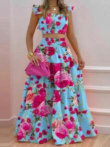 Conjunto de Dos Piezas para Mujer, Top Corto con Volantes y Falda Larga de Volantes en Capas - Fondo azul con flores rosas - Ver 1