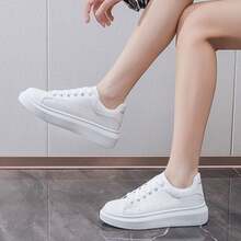 Men's Minimalist Solid Color Leather Patchwork Lace-Up Casual Sneakers, Unisex Student Versatile Commuting Outdoor Sports Skateboard Shoes, Low-Top Thick Sole Leather Shoes Suitable For Valentine's Day, Halloween, Graduation Season, Dating, Walking, Commuting, Party, All Seasons - White - View 3