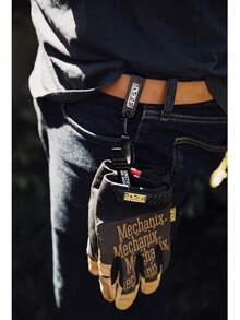 Mechanix Wear: Belt Glove Clips – Nonconductive Material, Detachable, Anti-Snap Design For Safety, Glove Clips For Construction, Electrical, Tactical, And Utility Work (Black) - Black - View 4