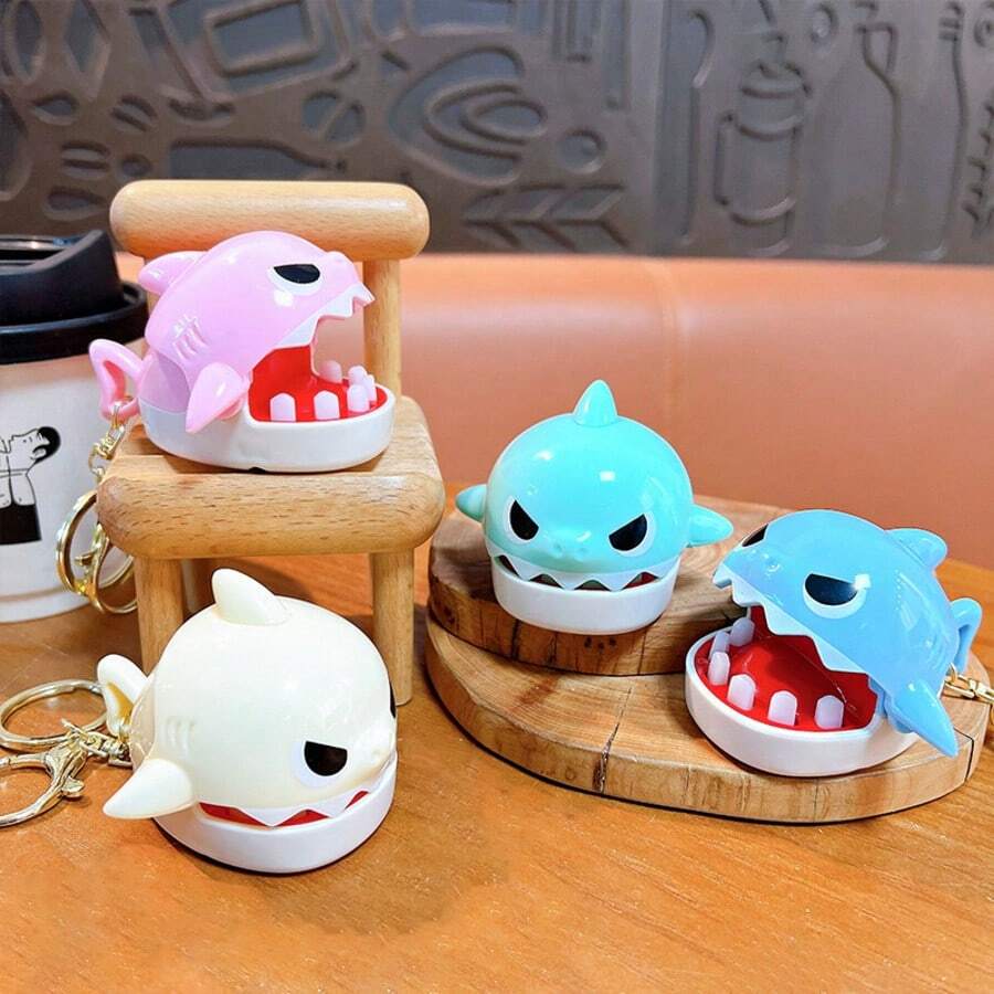 Interactive Biting Shark Toy Keychain Pendant, Fashionable Bag Charm, Lightweight Bag Keychain Accessory, Cute & Charming Wallet Pendant, Gift For Friends - A - View 1