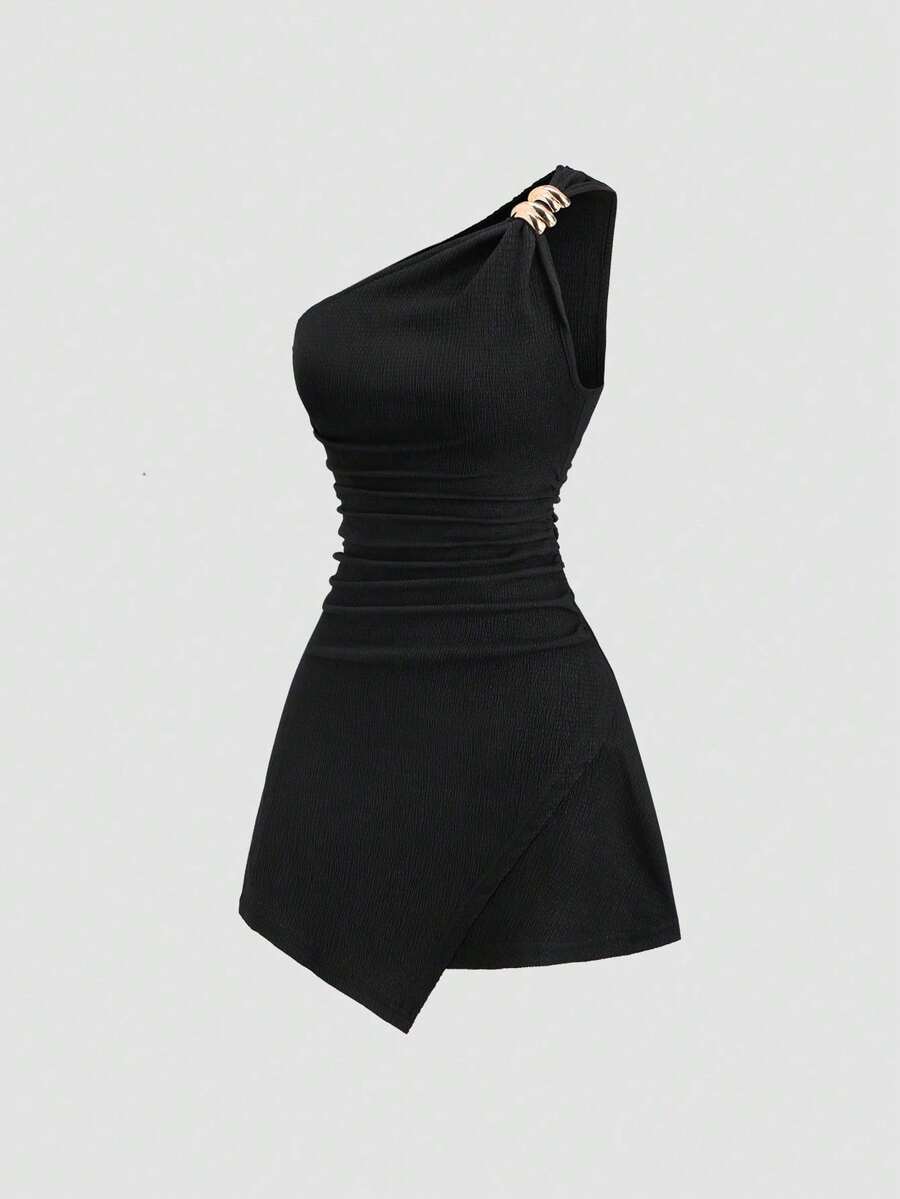 Vestido elegante y versátil de tela texturizada con hombro asimétrico, plisado y abotonado, apropiado para el uso diario - Negro - Ver 1