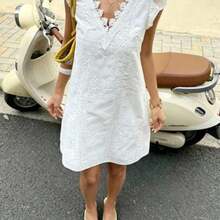 Frenchy Vestido de mujer con mangas con volantes, parches de encaje y bordado de ojal texturizado - Blanco - Ver 1