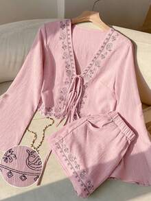 Set de 2 piezas: Top de manga larga con cuello en V bordado y detalle de torsión en color albaricoque claro, y shorts con bolsillos en diagonal - Rosa Pálido - Ver 1