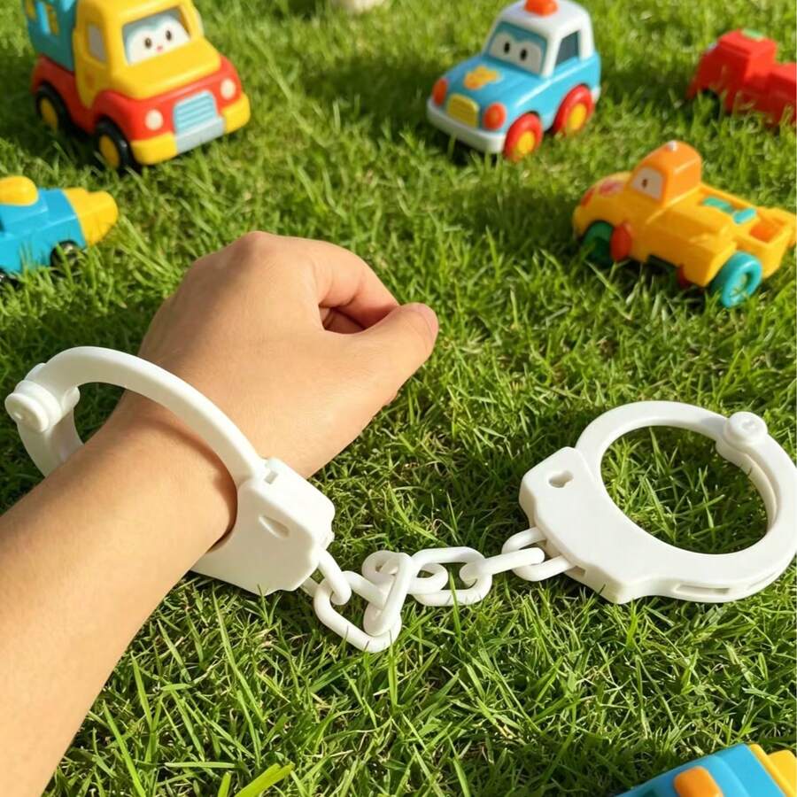 This Is A Set Of 3D-Printed Black Plastic Toy Handcuffs That Come With A Matching Key, Making Them An Ideal Choice For Fun Role-Playing Props And Party Decorations. Halloween Decorations