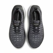 Nike 新款 React Infinity Run Flyknit 4 黑白男款低筒跑鞋 DR2665-003 - 黑與白 - 查看 4