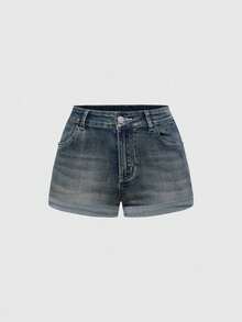 Shorts de mezclilla de talle bajo con un elegante estilo Y2K para mujer. - Celeste - Ver 1