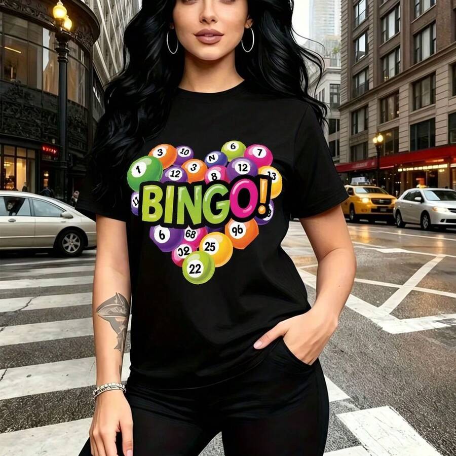 Camiseta de mujer con estampado colorido de "BINGO!" y bolas numeradas en forma de corazón - camiseta casual de manga corta con ajuste cómodo y estilo urbano, ideal para paseos por la ciudad, salidas divertidas con amigas o eventos temáticos - regalo - Negro - Ver 1