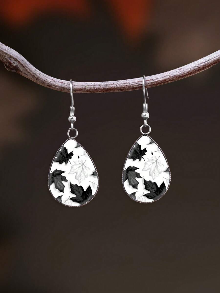 1 Pair Gothic Style Black & White Maple Leaf Pattern Stainless Steel ...