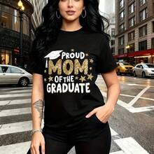 Camiseta de mujer con estampado "PROUD MOM OF THE GRADUATE" en letras doradas brillantes y blanco - camiseta casual de manga corta con ajuste cómodo y moderno, estilo urbano chic para celebraciones académicas - ideal para el Día de la Madre, graduaci - Negro - Ver 10