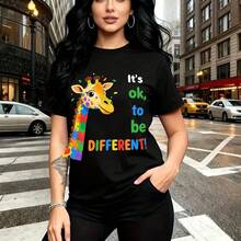 Camiseta de mujer con estampado de jirafa arcoíris y rompecabezas mensaje "It's ok to be DIFFERENT" - camiseta casual de manga corta, ajuste cómodo y estilo urbano inclusivo - ideal para el Día de la Madre, cumpleaños o como regalo especial para mamá - Negro - Ver 7