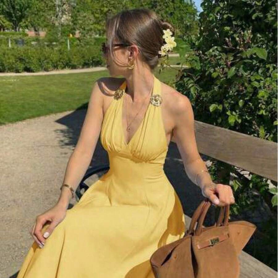 MOD Vestido midi elegante sin mangas con decoración floral 3D de metal y plisados para mujer - amarillo ganso - Ver 1