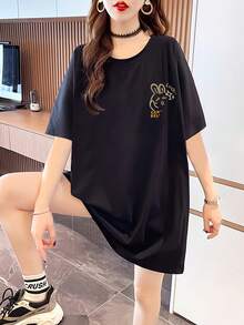 100% Cotton. Casual Short-Sleeved Printed T-Shirt. 1pac Women's Cartoon "Luck Can't Belie" Print T-Shirt - White, Crew Neck, Short Sleeves, Y2K Style, Spring/Summer/Autumn, Casual Wear, Casual Tee. | Playful Print Top | Relaxed Fit, Women's T-Shirt. Top For Spring And Summer. - Black - View 5