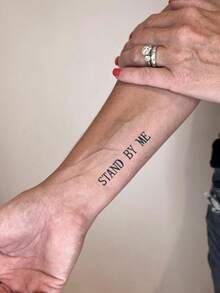 1pc Herbal Simple Retro English Short Sentence "STAND BY ME" Font Pattern Tattoo Sticker, Temporary Tattoo Sticker, Simulated Tattoo Design, Suitable For Travel, Music Festival, Games, Graduation Gifts, Lasts For 7-14 Days - Black - View 5
