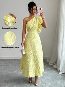 Vestido elegante de mujer con cintura ceñida y cuello asimétrico de jacquard en color amarillo - Amarillo - Ver 1