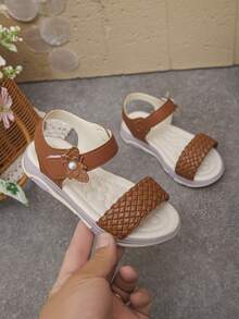 1 Pair Summer Girls' Non-Slip Daily Outdoor School Open Toe Soft Sole Hook And Loop Woven Cute Comfortable Children's Flat Sandals - Brown - View 4