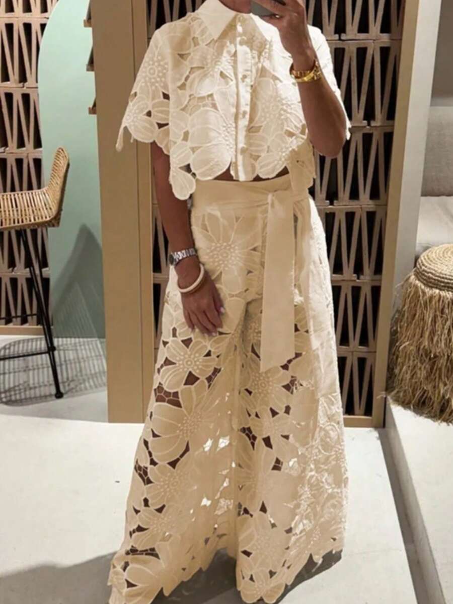 Elegant White Floral Lace Two-Piece Set, Cape-Sleeve Cropped Top & High-Waisted Wide-Leg Pants, Formal Wear For Wedding Guest, Bridal Shower, Garden Party, Brunch - 黃色 - 查看 1
