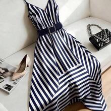 dahkjdgajy  Nuevo vestido con tirantes finos y cintura ceñida a rayas para mujeres - Azul y blanco - Ver 8