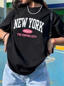 Off-White Oversized T-Shirt With "NEW YORK BROOKLYN" Lettering Print, Retro Y2K Collegiate Style, Casual Summer Top With New York City Design, Vintage Cotton T-Shirt For American Fashion Lovers, Travel Souvenir, Everyday Wear And Going Out. 100% Cotton - 黑色 - 查看 1