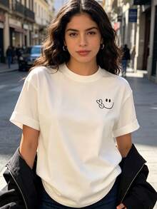 New 2026 Model. Ideal For All Seasons. Suitable For All Occasions. Women's Short-Sleeved T-Shirt, Modern And Casual, With A  Face Print. Comfortable And Breathable, It's Versatile And Ideal For Any Occasion. WMON - 白色 - 查看 3
