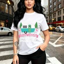 Camiseta de mujer con estampado retro de autocaravana y flamencos rosa, diseño divertido "Camper Queen Classy Sassy" - camiseta casual de manga corta con ajuste cómodo y estilo urbano, ideal para paseos por la ciudad, vacaciones o eventos al aire lib - Blanco - Ver 10