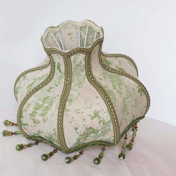 Pantalla de lámpara vintage europea de jacquard, pantalla de lámpara de tela con borlas de cuentas verdes, pantalla decorativa universal para lámpara de mesa y lámpara de pie de dormitorio y sala de estar