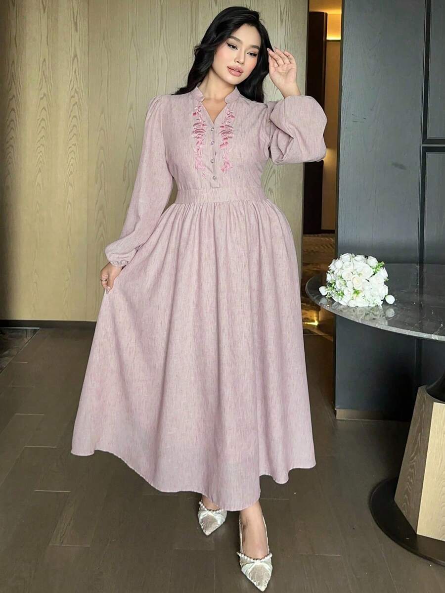 Plus Vestido largo elegante con pliegue bordado, cintura ceñida y mangas farol para mujer de talla grande, color rosa, vestido de verano bohemio para vacaciones - Rosa Pálido - Ver 1