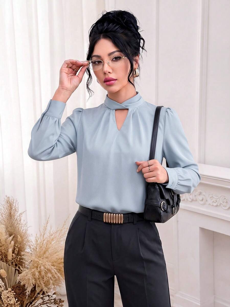Áo kiểu nữ màu xanh dương trơn thanh lịch, cổ cao, khoét lỗ, xếp ly, thích hợp mặc mùa hè, đi làm, đi chơi và dự lễ hội. - Rửa nhẹ - Xem 1