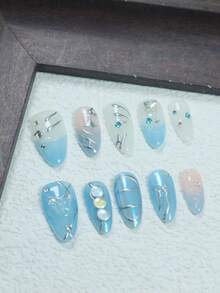 CrystalHola 手工杏仁形美甲貼片 Y2K 夏季款 藍白配色 鑲水鑽 蝴蝶結 星星 法式漸層 純手工 10片組 適合女性與女孩 派對婚禮日常佩戴 適用女士美甲用品禮物 - 彩色 - 查看 13