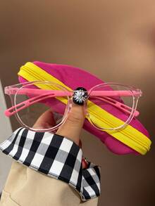 1 Paar Kinder Mehrfarbige süße geometrische Rahmen Brillen ohne Sehstärke mit 1 Cartoon Auto Brillenetui, geeignet für tägliches Lesen, Ausflüge, Outfits, Geschenke, transparente Brillen Schulanfang Accessoires, lässig vielseitig, geeignet für Jungen und Mädchen, tägliches Leben, Lesen, Fernsehen, Spielen und Handy, transparente Gläser Augenschutz Modebrillen, Foto-Requisiten, tägliche Outfit Dekoration. - Transparent - Übersicht 12