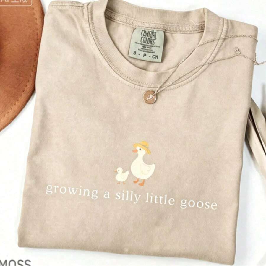 Cute Espresso Cotton Round Neck Fall Clothes T-Shirt With 'Growing A Silly Little Goose' Print For Casual Style Womens Funny Graphic Tee Summer Casual - 杏色 - 查看 1