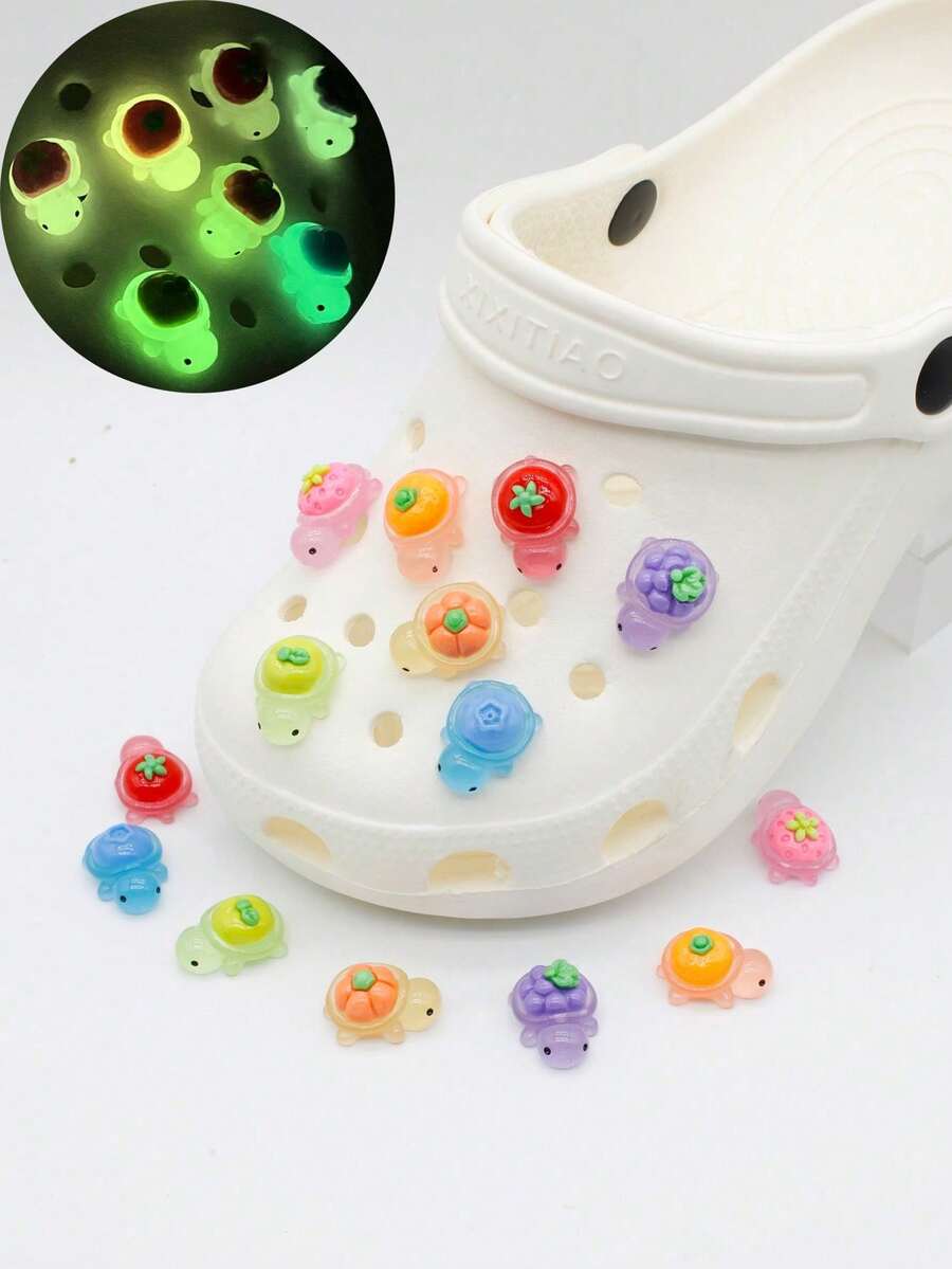10pcs/Set Gantungan Sepatu Kura-kura 3D Kartun Buah Lucu Bercahaya dalam Gelap, Aksesori yang Dapat Dilepas untuk Bakiak, Sandal, Selop, dan Sepatu Bot, Gesper Dekoratif Fluorescent Penyerap Cahaya untuk Sepatu Pantai - MultiWarna - View 1
