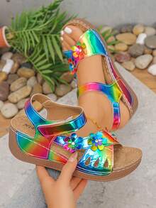 NIPAXO Sandalias de cuña con plataforma slip-on para mujer talla grande, cómodas y sin fatiga, brillantes, elegantes, de moda, dulces, ligeras, nuevo estilo, para fiesta, uso diario, boda, playa, viaje, ocio y entretenimiento, decoración floral de moda, cierre ajustable de gancho y bucle - Multicolor - Ver 2