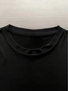 T-shirt homme 180g en 100% coton avec impression à chaud, col rond respirant et confortable, design streetwear décontracté moderne, t-shirt d'été polyvalent de base pour homme, résistant et facile à laver, idéal pour l'extérieur, les voyages, les sports et le look urbain contemporain quotidien - Noir - Voir 3