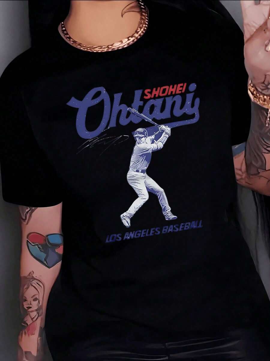 Graphic Showing A Baseball Player In Full Swing, Symbolizing Strength And Determination To Pursue Dreams With Passion. Women's T-Shirt, 100% Cotton, Comfortable And Modern, Oversized, Coquette Vintage Y2K Streetwear Tops - 黑色 - 查看 1
