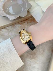 1pc Women's Oval Roman Numeral Casual Elegant Quartz Wristwatch, Suitable For Daily Wear - Black - View 5