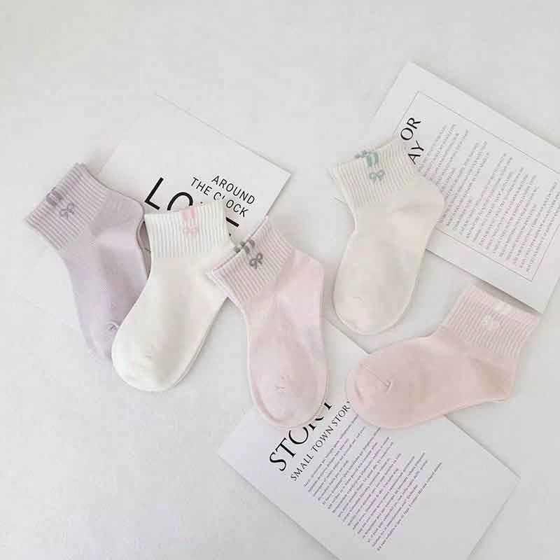 Miniso 5雙 Minso 蝴蝶結刺繡中筒腿套組,棉混紡,柔軟透氣,淡粉與紫色調,可愛極簡風,適合街頭穿搭、OOTD 與日常穿著 - 中筒襪 - 查看 1