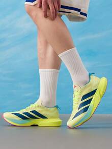 Adidas ADIZERO DRIVE RC M 男士跑步鞋，户外运动休闲缓震舒适跑步鞋 KJ6206 - 淺黃/混合瀝青藍/亮黃螢光 - 查看 1