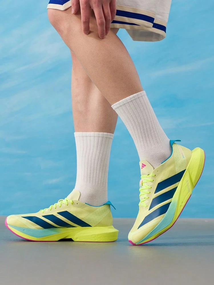 Adidas ADIZERO DRIVE RC M 男士跑步鞋，户外运动休闲缓震舒适跑步鞋 KJ6206 - 淺黃/混合瀝青藍/亮黃螢光 - 查看 1