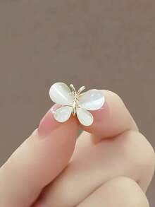 1pc Fashionable & Elegant Butterfly Brooch For Women, Chest Decor To Prevent Wardrobe Malfunction For Daily Outings In Summer - Butterfly - View 3