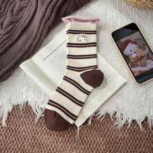 MINISO Sanrio Hello Kitty Calcetines de Tripulación Bordados a Rayas Suaves de Punto con Ribete Rosa Cómodos Esencial para la Vuelta al Colegio - Estilo 2 - Ver 6