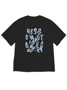 100% Cotton. Casual Short-Sleeved Printed T-Shirt. 1pac2026 New Spring/Summer Short-Sleeved Drop-Shoulder T-Shirt, Featuring A Fresh And Simple Style With A Black Line Illustration Of A Cat (Including A Detail Showing An Object Held In The Hand) And A Light Blue English Text Background. A Fresh And Simple Short-Sleeved T-Shirt, Comfortable And Skin-Friendly, Suitable For Everyday Wear For Those Who Love Cool And Simple Style. Spring/Summer Top. - 黑色 - 查看 1
