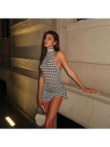Vestido corto ajustado elegante de mujer con estampado de lunares, escote halter y bajo acampanado, sin mangas, corte en A y tejido ligeramente elástico. - Blanco - Ver 2