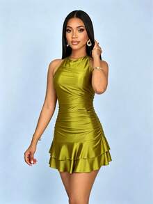 Vestido mini ajustado sexy sin espalda para mujer, con volantes fruncidos en capas en el bajo, diseño asimétrico sin mangas, adecuado para una cita nocturna - Mostaza Amarilla - Ver 4