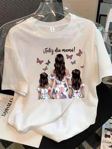 Top de manga corta y cuello redondo para mujer con la imagen de una madre y sus dos hijas. Estampado de mariposas en la espalda. Ideal para todas las estaciones. - Blanco - Ver 1