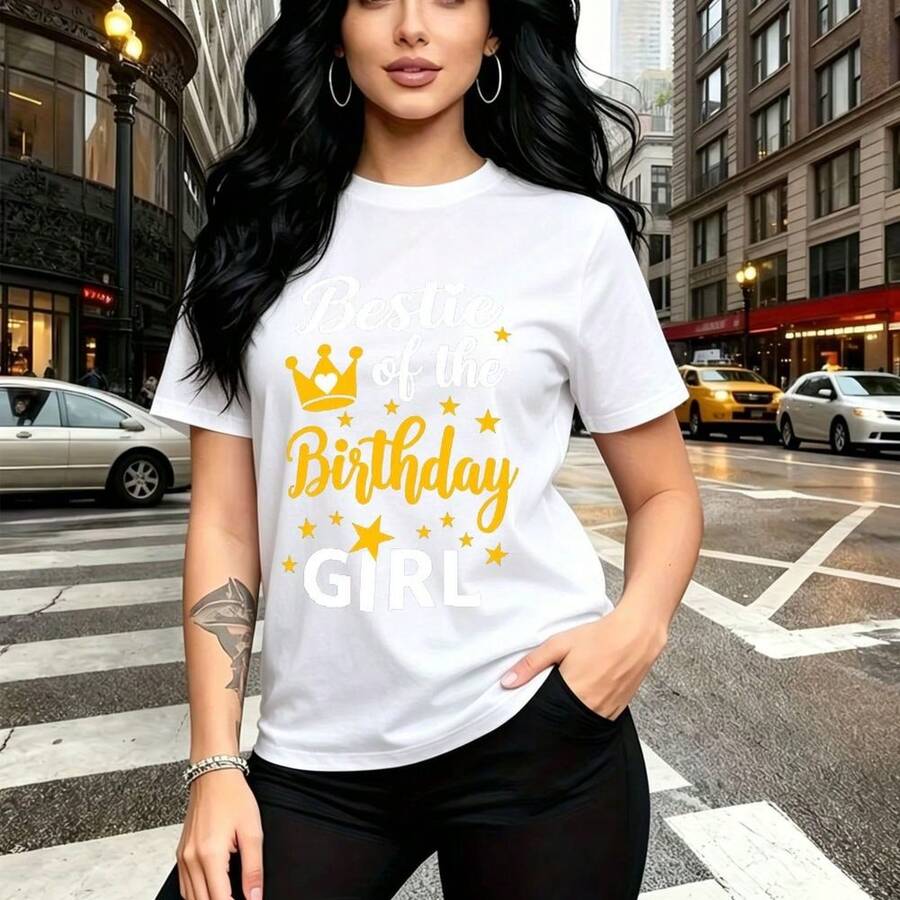 Camiseta de mujer con estampado "Bestie of the Birthday GIRL" en letras blancas y doradas con corona y estrellas - camiseta casual de manga corta, ajuste cómodo y moderno con estilo urbano - ideal para celebrar cumpleaños, salidas con amigas y regalo - Blanco - Ver 1